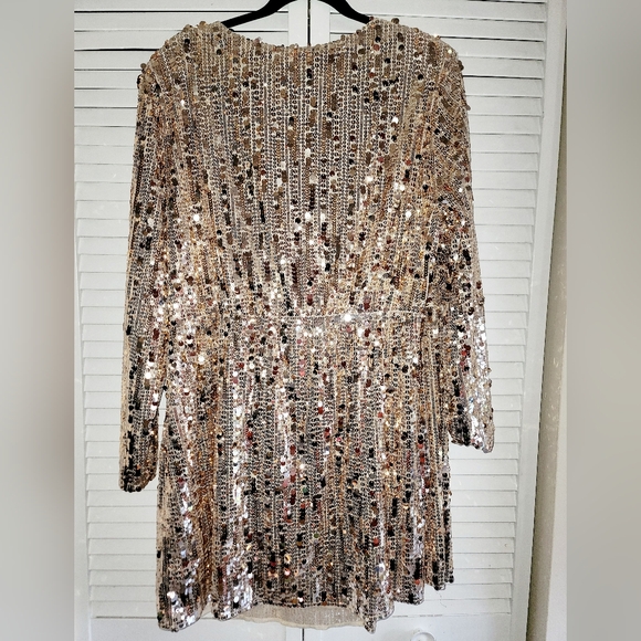 H&M Sequined Wrap Dress - Picture 2 of 4